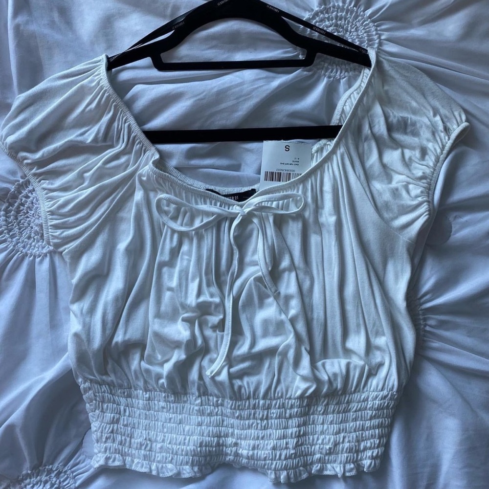 WHITE TIE TOP